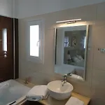 شقة Stefanos Mesongí