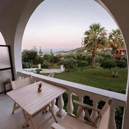 Stefanos Resort Apartment Mesongi