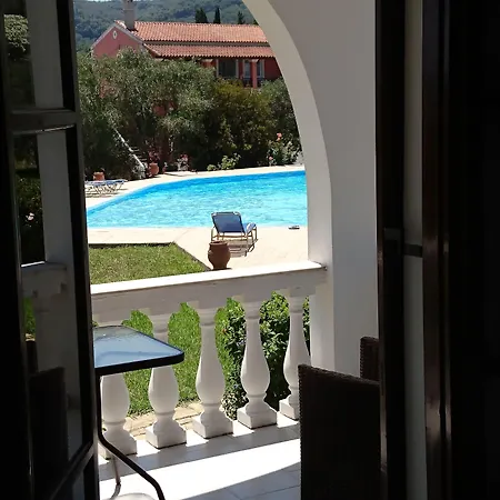 Stefanos Apartmán Mesongí