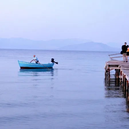 Stefanos Resort Apartment Mesongi